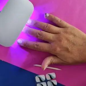 6-kleebised-kivistuvad-uv-lambi-all